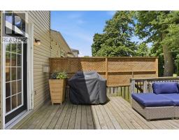 29 SUNNYCROFT Court - 40