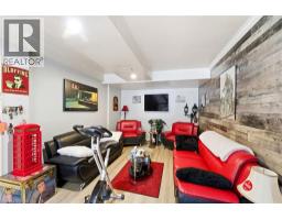 1745 KING Street E - 16