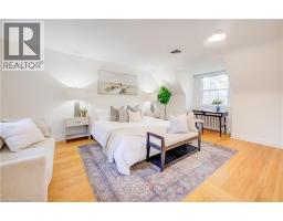 560 BLYTHWOOD Road - 16