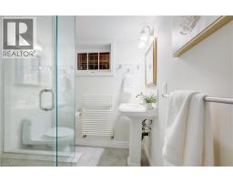 560 BLYTHWOOD Road - 20