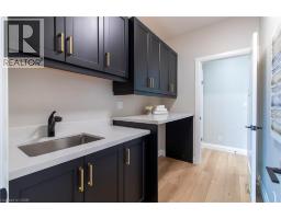 93 DUCHESS Drive - 18