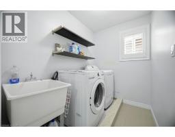 79 GARINGER Crescent - 40
