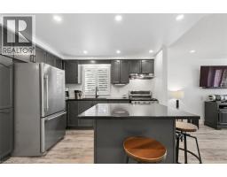 256 TAIT Crescent - 10