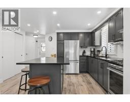 256 TAIT Crescent - 12