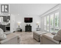 256 TAIT Crescent - 17