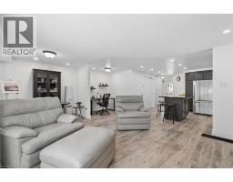 256 TAIT Crescent - 18