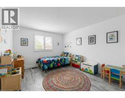 256 TAIT Crescent - 26