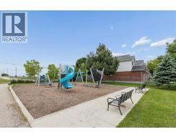 256 TAIT Crescent - 3