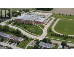 256 TAIT Crescent - 38
