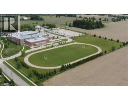 256 TAIT Crescent - 4