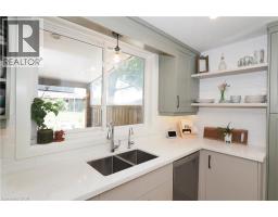784 ELIZABETH Street - 17
