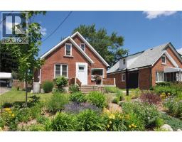 784 ELIZABETH Street - 2