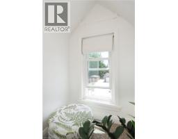 784 ELIZABETH Street - 34