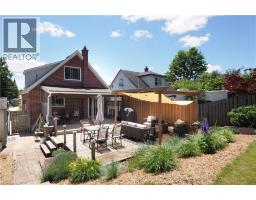 784 ELIZABETH Street - 37