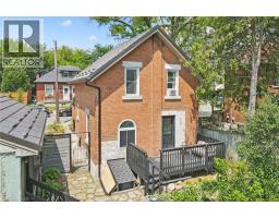 131 SURREY Street E - 38