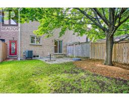 25 HARTLAND Road - 30