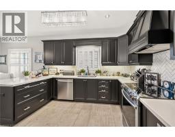 8165 TWENTY Road E - 11