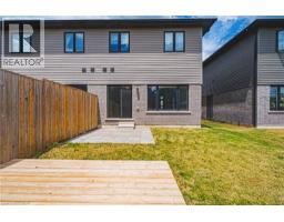 13 BELLHOUSE Avenue - 32