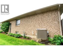 7 SPRUCE GROVE Court - 39