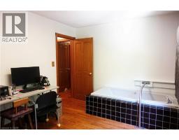 13 KELLY Avenue - 17