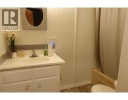 13 KELLY Avenue - 24