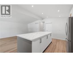 9 BISHOPSGATE Avenue - 13