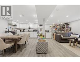 9 BISHOPSGATE Avenue - 26