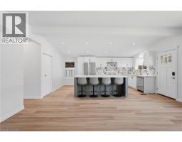 9 BISHOPSGATE Avenue - 8