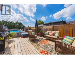 29 HOPEWELL Crescent - 31