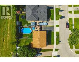 29 HOPEWELL Crescent - 40