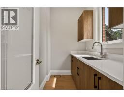 279 HESS Street S - 22