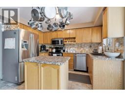 131 HUNTINGWOOD Avenue - 8
