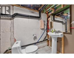208 CARLTON Street - 34