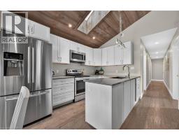 165 WOODSTOCK Street N - 22