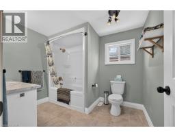 165 WOODSTOCK Street N - 32