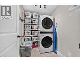 165 WOODSTOCK Street N - 34