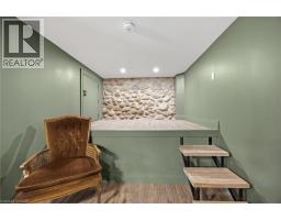 165 WOODSTOCK Street N - 37