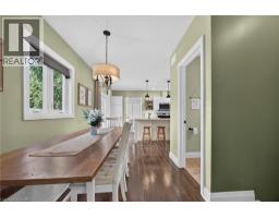 165 WOODSTOCK Street N - 9