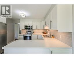 141 LYNNDALE Road - 21