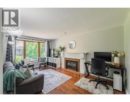 141 LYNNDALE Road - 24