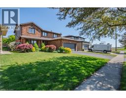 141 LYNNDALE Road - 3