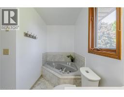 141 LYNNDALE Road - 43