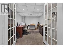 26 FREELAND Court - 30