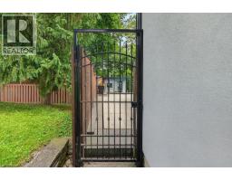 26 FREELAND Court - 32