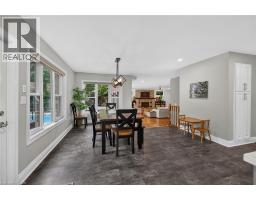 161 LLOYMINN Avenue - 14