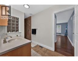 161 LLOYMINN Avenue - 31