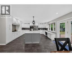 161 LLOYMINN Avenue - 9