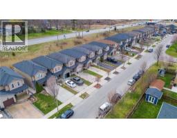 35 THAMES Way - 36
