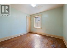 23 EDGEMONT Street N - 15