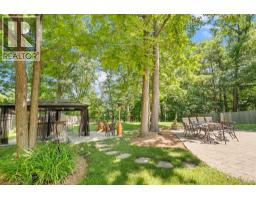 583 STEPHENS Crescent - 40